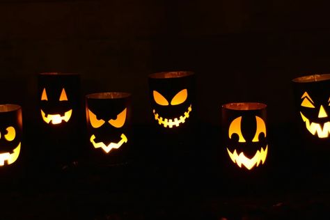 Mummy Candles, Diy Halloween Luminaries, Halloween Paper Bags, Mason Jar Pumpkin, Halloween Luminaries, Halloween Template, Creepy Hand, Diy Luminaire, Pencil Crafts