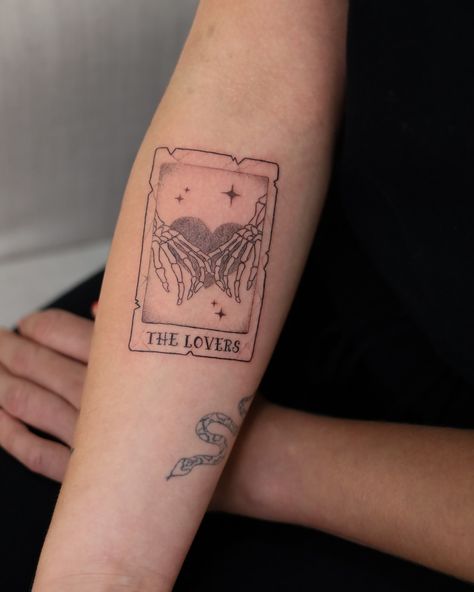 The Lovers voor Milou - thanks girl ❤️ The Lovers Tattoo, Lovers Tattoo, Tattoos For Lovers, Flash Sheet, Tattoo Flash Sheet, The Lovers, Flash Tattoo, Tattoo Ideas, Flash