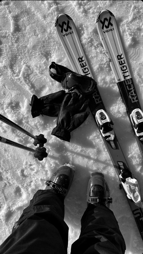 Skiing Vision Board, Ski Aesthetic Dark, Ski Guy Aesthetic, Ski Pics Aesthetic, Ski Core Aesthetic, Snow Skiing Aesthetic, Ski Aesthetic Wallpaper, Skiing Astethic, Ski Aethstetic