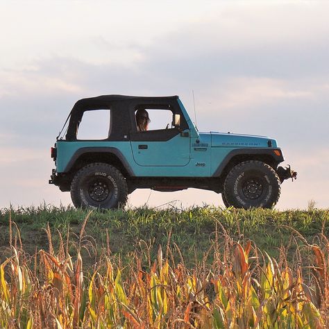 Suntop | Off Road Soft Tops for Jeep and Suzuki Jeep Top Down Aesthetic, Jeep Mountains, Suzuki Jeep, Jeep Soft Top, Jeep At The Beach, Jeep Jku, Outback Steakhouse, Different Points Of View, Jeep Jl