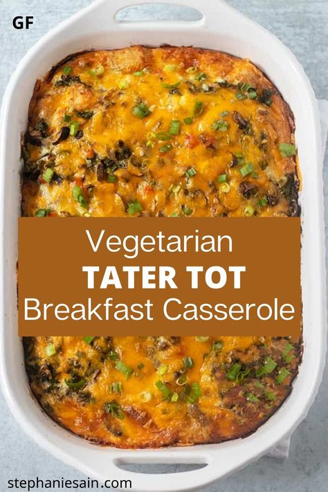 Meatless Breakfast Casserole, Breakfast Casserole With Tater Tots, Casserole With Tater Tots, Veggie Breakfast Casserole, Vegetarian Brunch Recipes, Vegetarian Casserole Recipes, Vegetarian Breakfast Casserole, Easy Tater Tot Casserole, Tot Breakfast Casserole