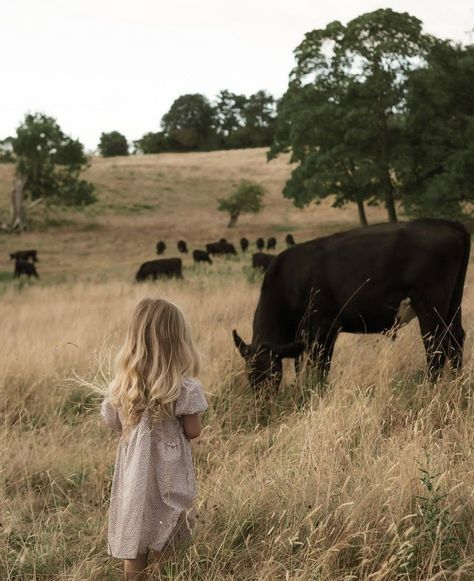 Farm Life Photography, Country Kids, Life Vision Board, Easter Photos, Farms Living, Penteado Cabelo Curto, Mommy Life, Farm Girl, Simple Life