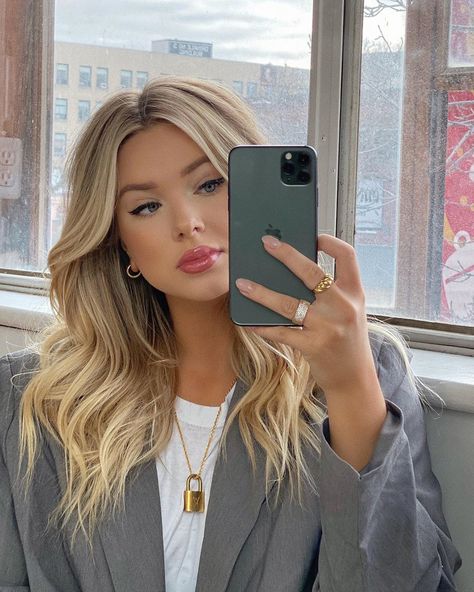 12.5K vind-ik-leuks, 145 reacties - SOPHIE SUCHAN (@sophiesuchan) op Instagram: 'saturday’s are for selfies 📷💅🏼✨' Sophie Suchan, Looks Kylie Jenner, Cute Hair Colors, Kylie Jenner Outfits, Haircut Inspiration, Jenner Outfits, Instagram Photo Inspiration, Hair Inspo Color, Cute Makeup