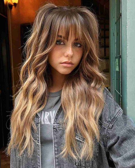 Long Bangs On Long Hair, Haircuts With Fringe Bangs, Haircuts Long Shag, Hair Looks Bangs, Balayage Shag Hair Bangs, Long Fun Haircut, Shag Hairstyles Long With Bangs, Long Hair With Bangs And Highlights, Long Shag Haircut With Full Bangs