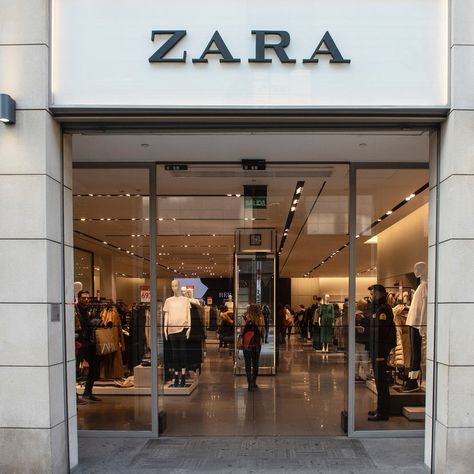 Zara Winter, Zara Shop, Zara Store, Trendy Blazers, Colorful Jacket, New Spain, Spanish Fashion, Clothing Retail, Enjoying The Sun