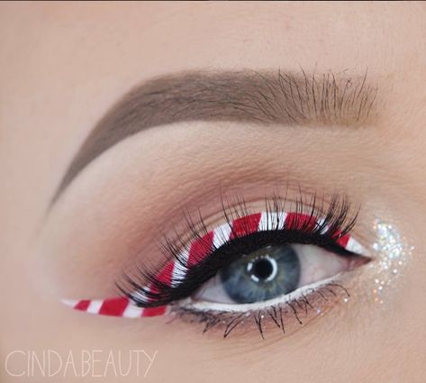 Xmas Makeup, Christmas Eyeshadow, Christmas Eye Makeup, Christmas Makeup Look, Dipbrow Pomade, Cute Eye Makeup, Halloween Eye Makeup, Beauty Lash, Simple Makeup Looks