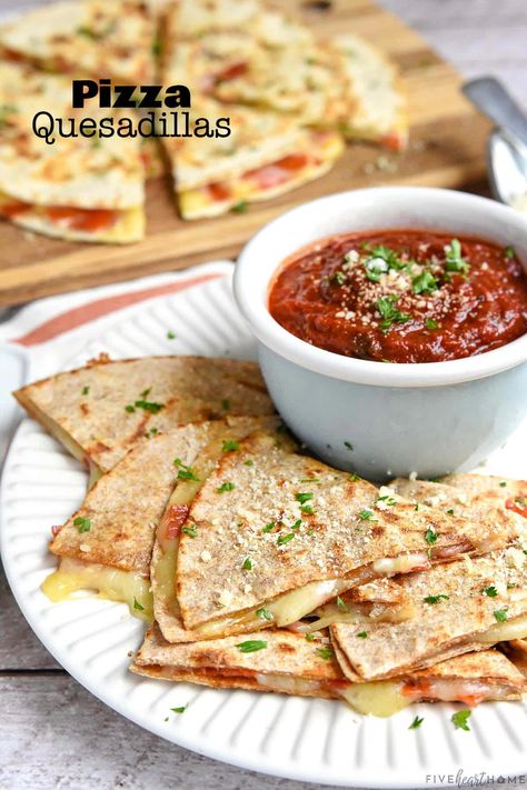 Cheesy, melty Pizza Quesadillas (or Pizzadillas) are stuffed with mozzarella and pepperoni and dipped in a flavorful herb-infused, homemade pizza sauce for a fun, quick, and easy lunch idea! | FiveHeartHome.com Quesadilla Party, Quesadilla Pizza, Pizza Quesadillas, Italian Subs, Pizza Quesadilla, Easy Lunch Idea, Chicken Crispy, Dipping Sauces Recipes, Pizza Sauce Homemade