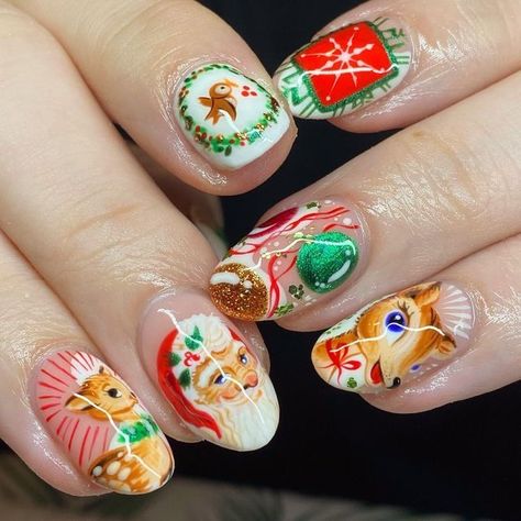 Vintage Inspired Christmas Nails, Vintage Christmas Nail Designs, Christmas Nails Vintage, Vintage Christmas Nail Art, Vintage Christmas Nails, Festive Nail Ideas, Nail Ideas Winter, Nail Ideas Cute, Santa Nail Art