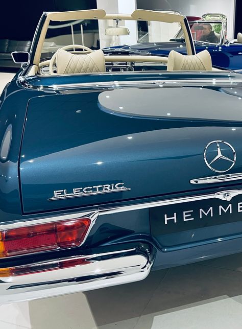 Home - Hemmels 280sl Pagoda, 300 Sl Roadster, Car Colours, Mercedes Benz Convertible, Mercedes W114, 300sl Gullwing, Mercedes 280, Lapo Elkann, Vintage Mercedes