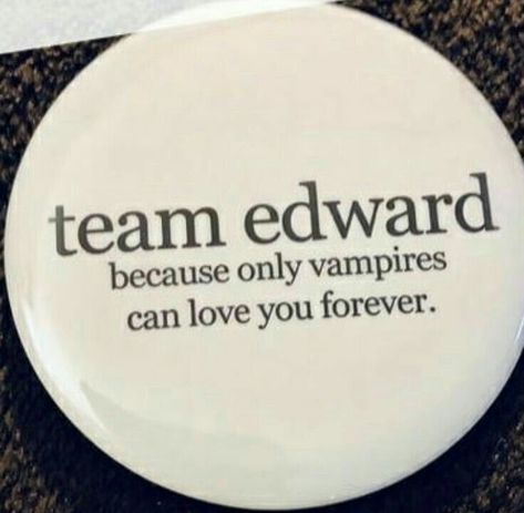 Team Edward, Robert Pattinson Twilight, Twilight Funny, Twilight Memes, Twilight Photos, Twilight Film, Twilight Pictures, Twilight Fans, Twilight Movie