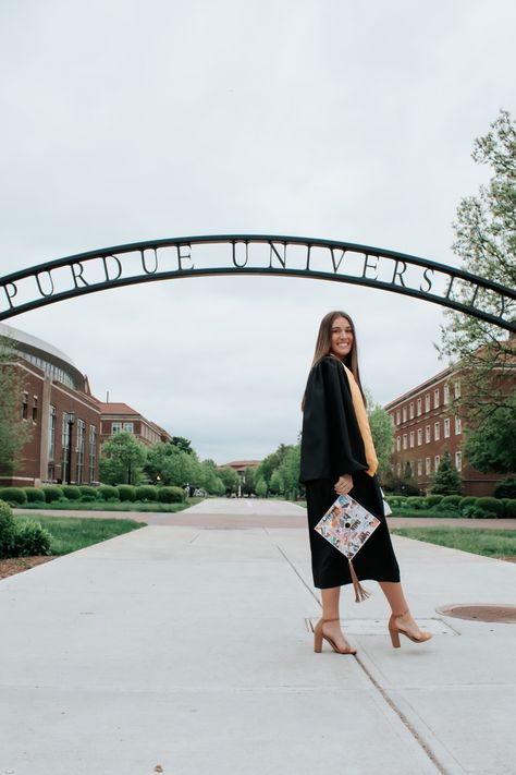 • purdue university • graduation • grad • picture ideas • PU • Purdue Graduation Pictures, College Senior Picture Ideas On Campus, Purdue Graduation, College Grad Pictures, Grad Picture Ideas, College Grad Photos, Grad Poses, Masters Graduation, College Graduation Pictures Poses