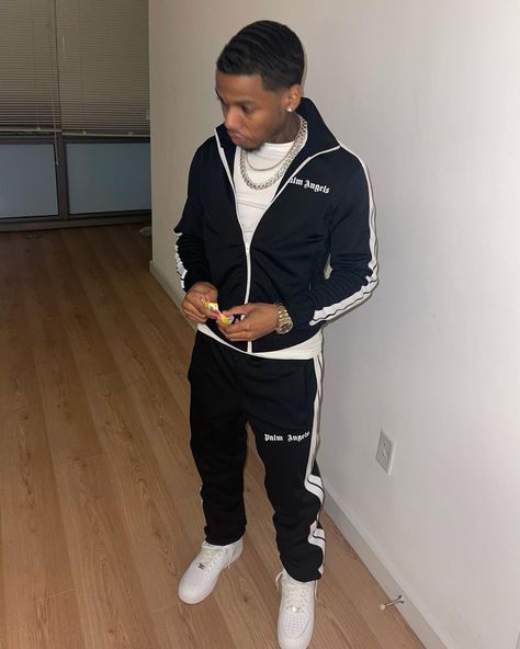 Palm Angels Tracksuit Men, American Drip Outfits Men, Urban Wattpad, Palm Angels Outfit, American Drip, Palm Angels Tracksuit, Gangster Outfit, Ja Morant Style, Customised Denim Jacket