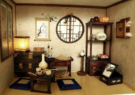 Korean Furniture, Korea Traditional, Dollhouse Living Room, Chinese Interior, Antique Dollhouse, Asian Homes, Asian Home Decor, Dollhouse Miniatures Diy, Dolls House Interiors