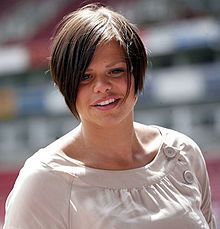 Jade Goody, Influencer Marketing Agency, Three Women, Men's Health Fitness, Bob Styles, Mens Health, Influencer Marketing, Great Hair, Big Brother