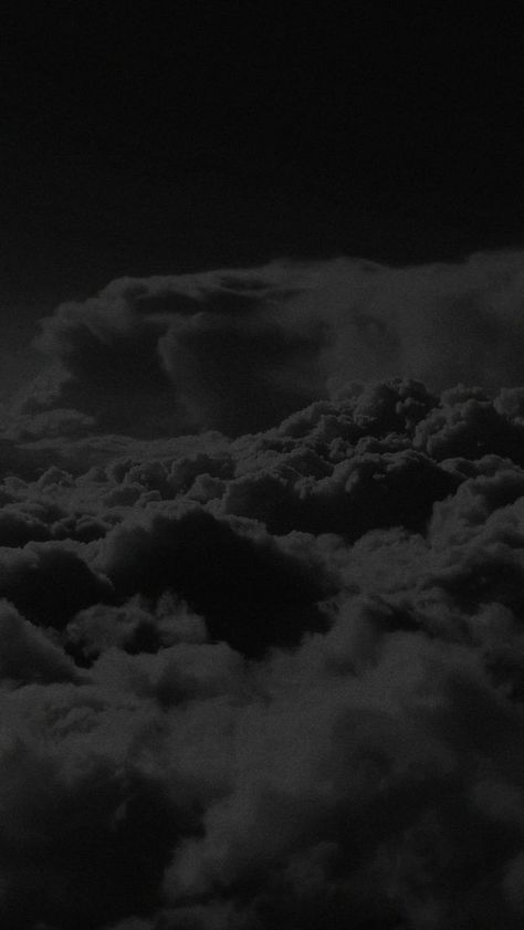 Black Clouds Wallpaper, Foto Muro Collage, Clouds Wallpaper Iphone, Dark Black Wallpaper, Clouds Wallpaper, Night Sky Wallpaper, Black Clouds, Black Background Wallpaper, Black Phone Wallpaper