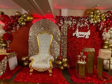 @julianas_bridal on Instagram Red Sweet 15 Decorations, Quince Ideas Red And Gold, Quinceanera Hollywood Theme, Quinceanera Red Decorations, Red Decorations For Quinceanera, Red Quince Salon, Red Quinceanera Decor, Red Quinceanera Theme Ideas, Red Quinceanera Decorations