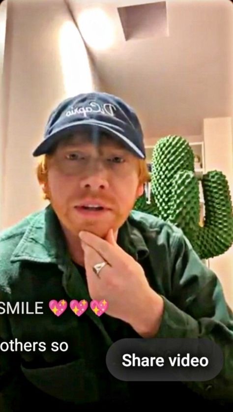 Rupert Grint went live on Instagram with M. Night Shyamalan and Nell Tiger Free to celebrate the season 3 premiere of their show Servant (January 21, 2022) Rupert Grint 2023, Nell Tiger Free, Hp Characters, Night Shyamalan, Rupert Grint, January 21, Season 3, Harry Potter, Celebrities