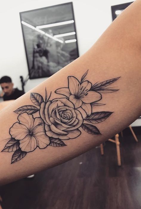 A Rose Tattoo, Rose Tattoo Meaning, Inspiration Tattoos, Most Popular Tattoos, Rose Tattoo Design, Hand Tattoo, Flower Tattoo Designs, Mom Tattoos, Little Tattoos