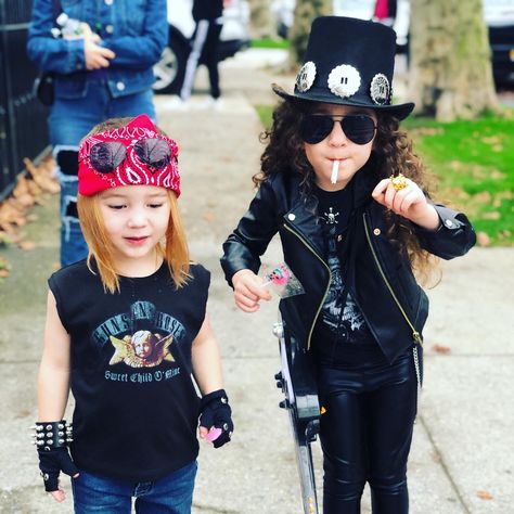 Kids Rockstar Costume Diy, Rockstar Costume Diy, Kids Rockstar Costume, Disfraz Rock And Roll, Punk Rock Halloween Costumes, Rock Band Costumes, Rock And Roll Costume, Rockstar Costume, School Halloween Costumes