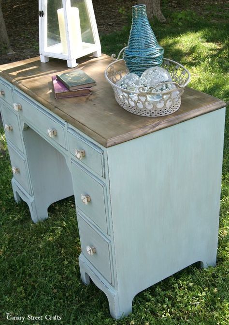 Desk makeover with a coastal vibe using Annie Sloan chalk paint and Weatherwood stain. {Canary Street Crafts} Antiquing Furniture Diy, Duck Eggs, Painted Desk, Old Desks, Desk Makeover, Furniture Rehab, Chalk Paint Furniture, Diy Desk, Retro Furniture