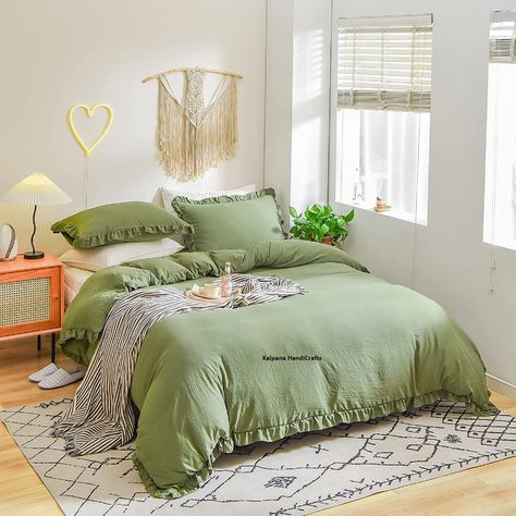 Cottagecore Bed, Duvet Cover Green, Ruffled Duvet, Sage Green Bedroom Ideas, Green Bedding Set, Ruffle Duvet Cover, Green Bedroom Ideas, King Bedding, Sage Green Bedroom