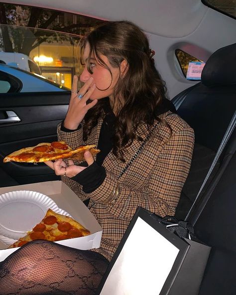 Nicole Solimine (@nicole_solimine) • Instagram photos and videos Nyc Girl Aesthetic, Ny Pizza, Pizza Photo, Pizza Girls, Lauren Asher, New York Pizza, Eating Pizza, Nyc Girl, Nyc Aesthetic