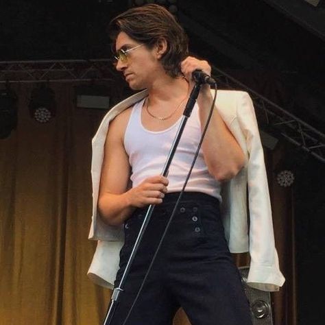 eura on Twitter: "@ultralightnings so true tbh bald alex looks so smooth and polished" / Twitter Alex Turner, Arctic Monkeys, Monkeys, Alexander, I Love, On Instagram, Instagram