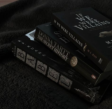 Dark Academia Books, Chaotic Academia, Dark Books, Literature Books, Dark Academia Aesthetic, The Secret History, Coffee And Books, Intj, I Love Books