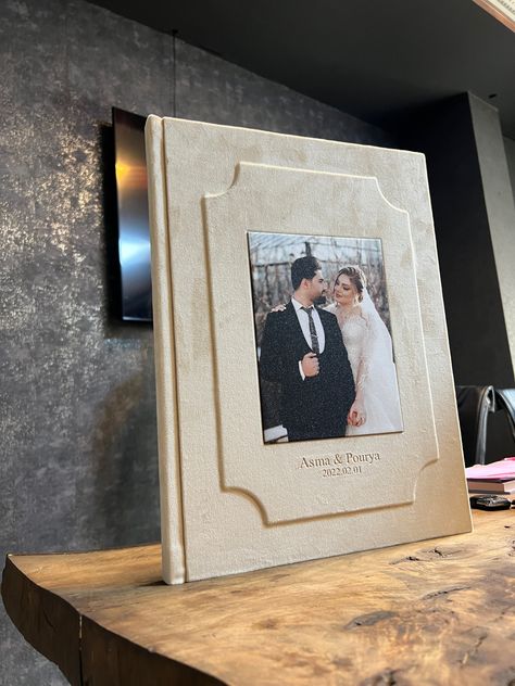 Wedding Album Cover Design, Wedding Album Cover, Photo Album Diy, Album Diy, Album Cover Design, Diy Crafts For Gifts, Wedding Album, Cover Design, Photo Book