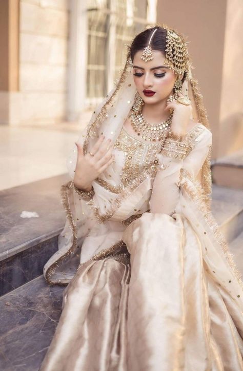 Nikkah Bride Dress, Asian Attire, Bridal Things, Nikkah Bride, Nikah Dress, Pakistani Bridal Makeup, Muslim Brides, White Lehenga, Nikkah Dress