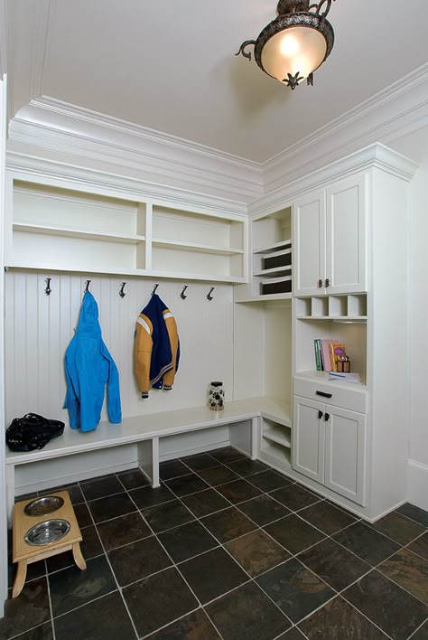 Mudroom with lockers by @DesignsbyBSB   Small drop area for mail, keys and other odds and ends Pretty Farmhouse, Mudroom Remodel, Farmhouse Mudroom, Mudroom Makeover, Laundry Room/mud Room, Mud Room Entry, Mudroom Lockers, Mudroom Entryway, Mudroom Decor