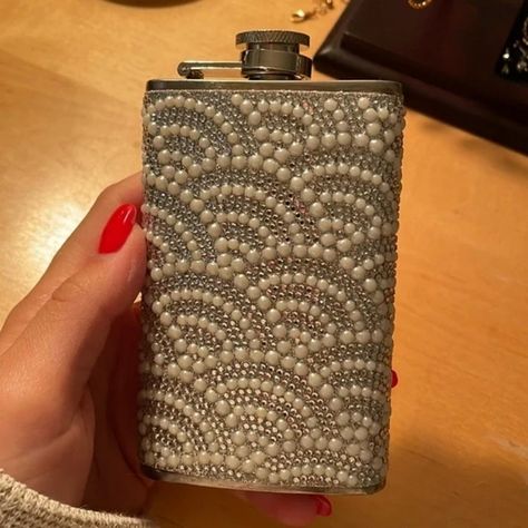 Bling Flask Cute Flask, Bedazzled Flask, Bling Flask, Rhinestone Flask, Flask Aesthetic, Glitter Flask, Marissa Cooper, Gifts Board, Rhinestone Projects