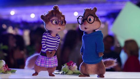 Jeanette And Simon Costumes, Simon And Jeanette Costume Couple, Iconic Couples In Movies Cartoon, Simon And Janette Costume, Simon And Jeanette Matching Pfp, Simon And Jeanette Costume, Chipettes Jeanette, Jeanette Chipmunk, Jeanette And Simon