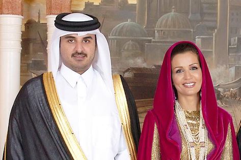 First Families Of The World - Tamim bin Hamad Al Thani - Qatar Royal Military Academy Sandhurst, Family World, Flying Carpet, Arab Wedding, Fashion Background, Queen Fashion, British Monarchy, Folk Dresses, Queen Of Hearts