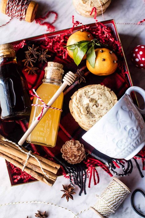 Hot Toddy Gift, Hot Toddy Kit, Hot Toddy Recipe For Colds, Hot Toddy Cocktail, Toddy Recipe, Christmas Tips, Hot Toddies Recipe, Honey Bourbon, Christmas Gift Baskets Diy