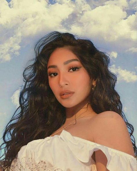 Nadine Lustre Outfits, Nadine Lustre Instagram, Morena Makeup, Nadine Lustre Fashion, Lady Luster, Filipino Celebrities, Aesthetics Fashion, On The Wings Of Love, Philippine Women