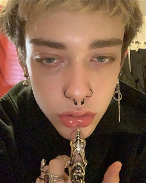 Eyebrow Piercing Men, Guys With Nose Piercings, Boys With Piercings, Septum Piercing Men, Nose Ring Men, Grunge Guy, Black Nose Ring, Grunge Boys, Double Nose Piercing