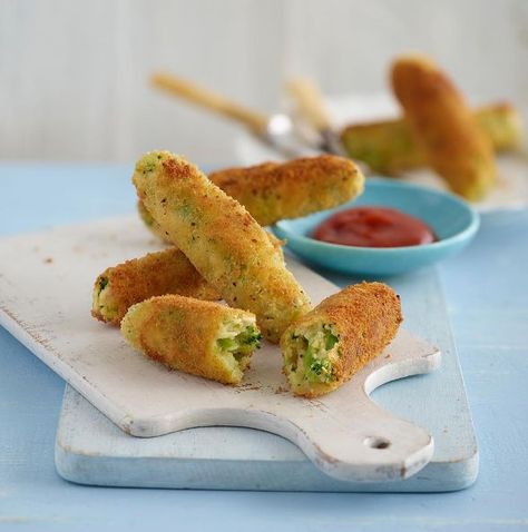 These make good soft finger food for little ones . …                                                                                                                                                                                 More Broccoli Chicken Potato, Baby Food Chicken, Fingerfood Baby, Chicken And Potato, Chicken Potato, Broccoli Chicken, Baby Led Weaning Recipes, Potato Bites, Weaning Recipes