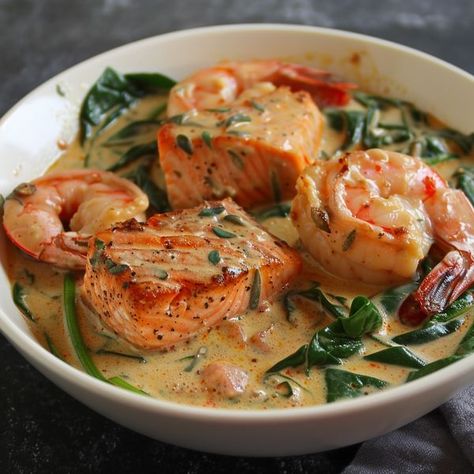 cookefast Shrimp In Coconut Milk, Shrimp Coconut Milk, Spinach Juice, Creamy Lemon Chicken, Salmon And Shrimp, Frozen Salmon, Bisque Recipe, Coconut Milk Recipes, Curry Shrimp