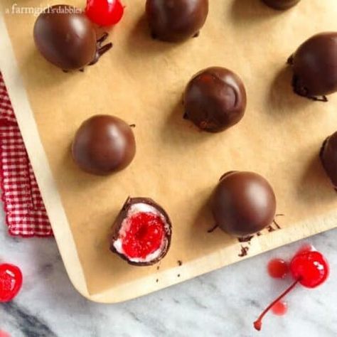 Cookie Platters, Chocolate Covered Cherry, Cordial Recipe, Fun Holiday Treats, Caramel Rolls, Cherry Cordial, Holiday Platters, Chocolate Covered Cherries, Cherry Candy