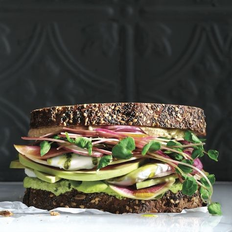 Plant Based Protein Recipes, Brown Bread Recipe, Colourful Food, Homemade Sandwich Bread, Quick Pickled Red Onions, Best Sandwich Recipes, Healthy Sandwich Recipes, Homemade Sandwich, Beet Recipes