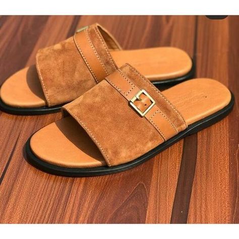 Men Leather Sandals Fashion, Casual Leather Sandals, Flip Flops For Men, Casual Shoes Women Sneakers, Leather Slippers For Men, Canvas Bag Design, Fashion Shoes Sandals, Mens Fashion Simple, Italian Leather Shoes