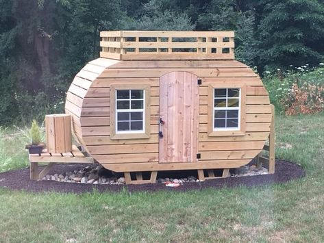 This Happy Camper Playhouse Is Adorable and My Kids Need One Camper Playhouse, Kids Playhouse Plans, Playset Plans, Outside Playhouse, Playhouse Plan, Playhouse Plans, Diy Playhouse, Backyard Playhouse, Build A Playhouse