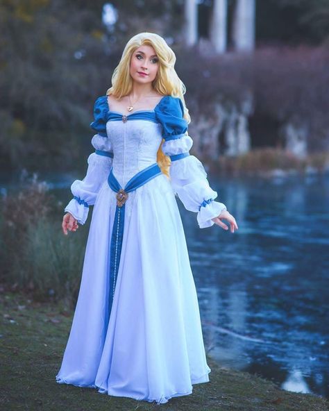 Odette Cosplay, Princess Odette, Egypt Fashion, Rare Features, Swan Princess, Princess Cosplay, Princesa Disney, Old Dresses, Dress Design Sketches