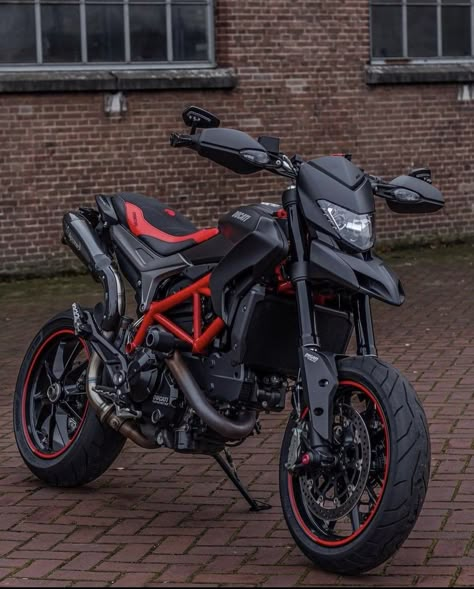 Ducati Motorbike, Volkswagen Aircooled, Ducati Hypermotard, Ducati Motorcycles, Audi Rs3, Bike Pic, Ducati Scrambler, Sports Bikes Motorcycles, Dragon Artwork