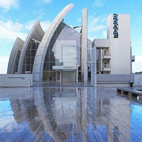 From a dome in Brazil to a church in Italy, we visit 15 of the world’s most striking concrete buildings متحف فني, Concrete Buildings, Richard Meier, Pritzker Prize, Prize Winning, Concrete Building, Architecture Design Concept, Museum Architecture, Amazing Buildings