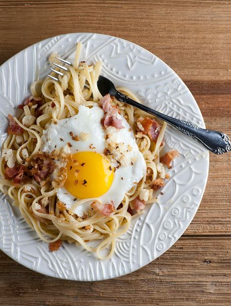 Bacon and eggs aren't just for breakfast anymore - not when you add pasta!  Try this easy recipe for bacon and eggs spaghetti tonight! Bacon Spaghetti, Pasta Bacon, Sunny Side Up Eggs, Easy Egg Recipes, Fresh Bread Crumbs, Eggs And Bacon, Bacon And Eggs, Bacon Eggs, Spaghetti Recipe