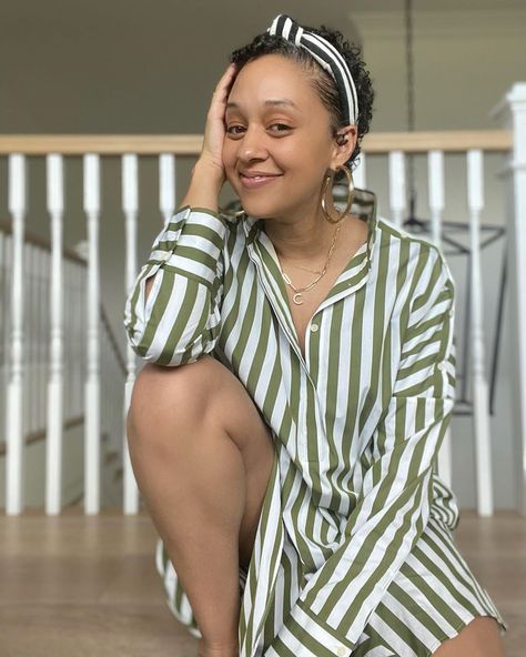 TiaMowry on Instagram: “Hi guys! #quarantine #day #31 for me. As you may now know, #Los Angeles has gotten an extension till the middle of May. I have to say…” Tamara Mowry, Hollywood Glamour Aesthetic, Glamour Aesthetic, Tia And Tamera Mowry, Tia Mowry, Tamera Mowry, Toni Braxton, Relaxed Outfit, Black Femininity