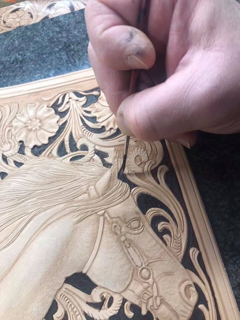 Horse Leather Carving, Handmade Leather Notebook, Leather Working Projects, Custom Leather Work, Leather Working Patterns, Pyrography Patterns, Leather Tooling Patterns, Tooling Patterns, Leather Notebook Cover