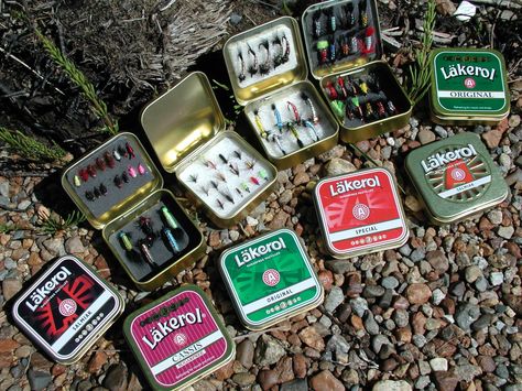 Tenkara Fishing, Diy Fishing Lures, Fly Fishing Accessories, Vintage Fishing Lures, Fly Fishing Tips, Fishing Box, Fly Fishing Gear, Fishing Kit, Fishing Diy